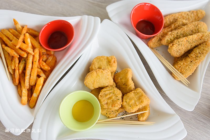 新竹湖口景點》夏季三角景觀咖啡廳 2017湖口夜景新選擇 情人約會浪漫LOVE場景 - 滿分的旅遊札記