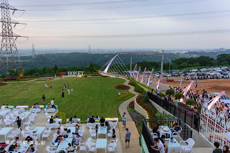 新竹湖口景點》夏季三角景觀咖啡廳 2017湖口夜景新選擇 情人約會浪漫LOVE場景 - 滿分的旅遊札記