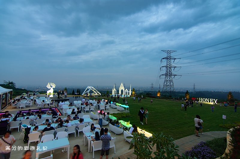 新竹湖口景點》夏季三角景觀咖啡廳 2017湖口夜景新選擇 情人約會浪漫LOVE場景 - 滿分的旅遊札記