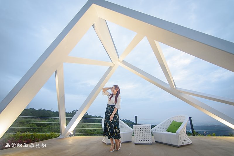 新竹湖口景點》夏季三角景觀咖啡廳 2017湖口夜景新選擇 情人約會浪漫LOVE場景 - 滿分的旅遊札記
