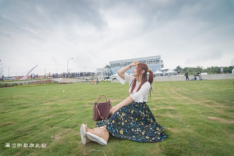 新竹湖口景點》夏季三角景觀咖啡廳 2017湖口夜景新選擇 情人約會浪漫LOVE場景 - 滿分的旅遊札記