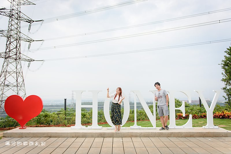 新竹湖口景點》夏季三角景觀咖啡廳 2017湖口夜景新選擇 情人約會浪漫LOVE場景 - 滿分的旅遊札記