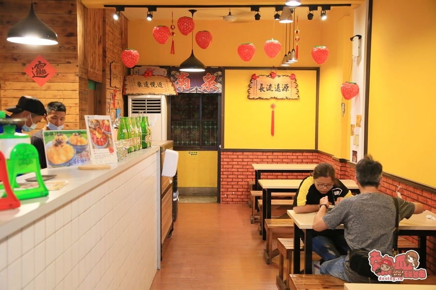 【台南草莓冰】台南草莓冰來了!三款好拍又甜蜜的草莓冰在這,讓你吃完滿嘴幸福味:南泉冰果室 - 熱血玩台南。跳躍新世界