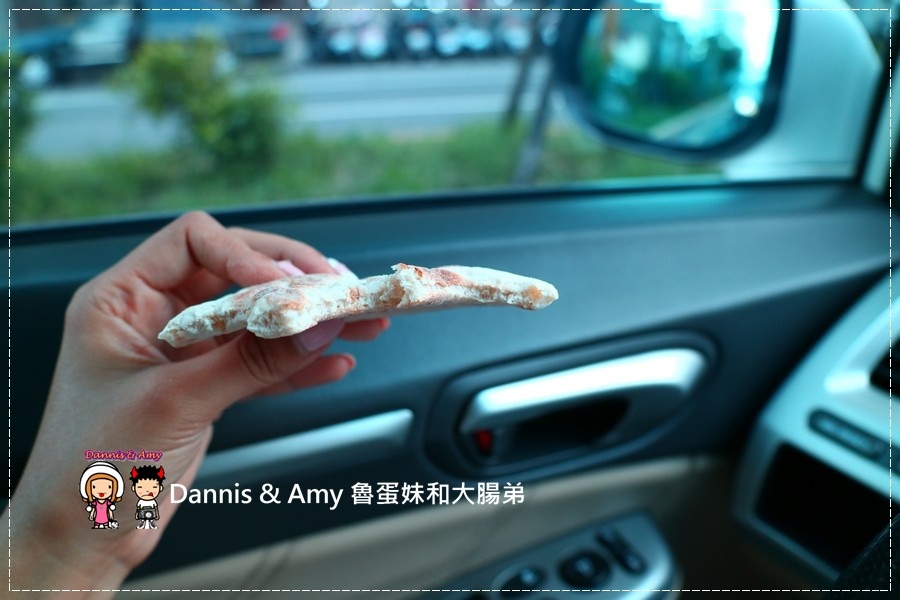 20170521《新竹名產》充滿回憶吃了會想哭的古早味水潤餅。德龍商店。城隍廟。竹蓮寺有在賣! ︱新竹美食? (影片) (10).jpg