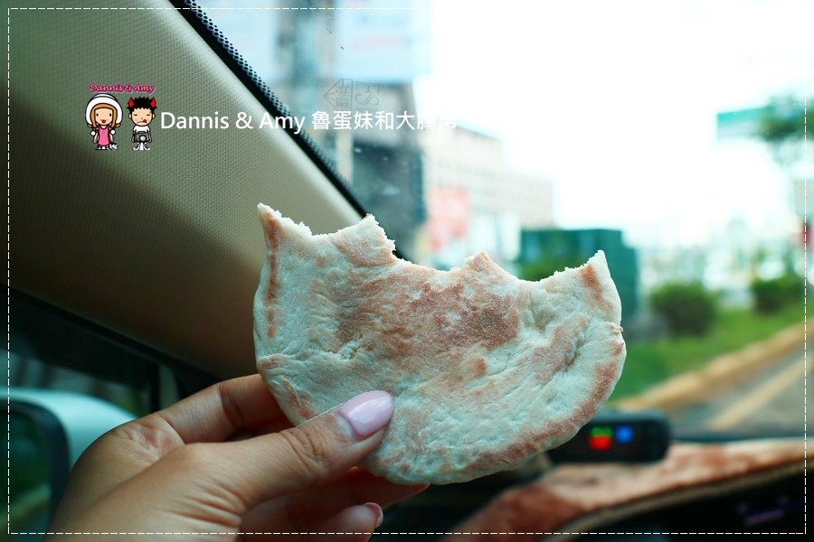 20170521《新竹名產》充滿回憶吃了會想哭的古早味水潤餅。德龍商店。城隍廟。竹蓮寺有在賣! ︱新竹美食? (影片) (9).jpg