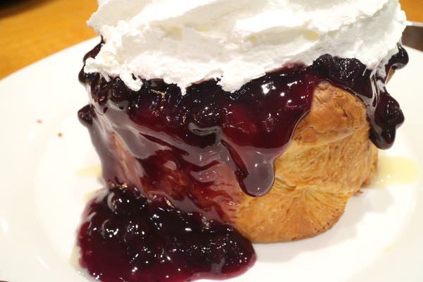 [台南]中西 海安路韓國連鎖咖啡店｜招牌咖啡刨冰好涮嘴｜私心愛藍莓派思脆 Caffe' Bene 咖啡伴 海安藝文門市