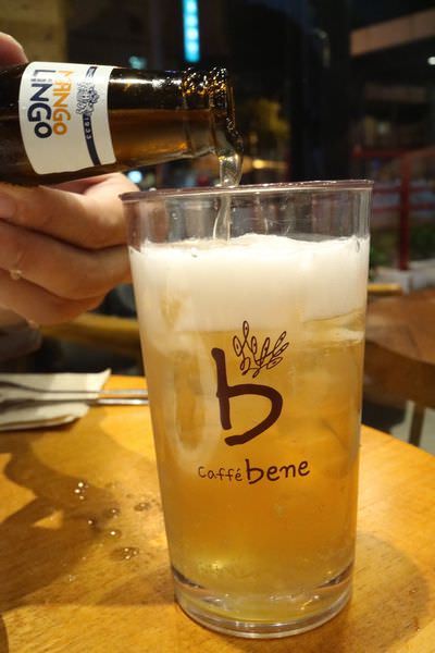 [台南]中西 海安路韓國連鎖咖啡店｜招牌咖啡刨冰好涮嘴｜私心愛藍莓派思脆 Caffe' Bene 咖啡伴 海安藝文門市