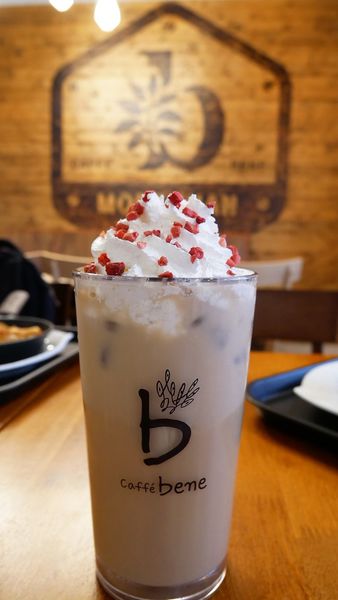 【台南市-中西區美食】與歐爸相遇在『Caffebene海安藝文門市』灬♥ω♥灬來自韓國純正原汁原味的韓風餐飲店~ヾ(〃^∇^)ﾉ