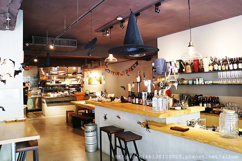 GUMGUM Beer %26; Wings (2).JPG