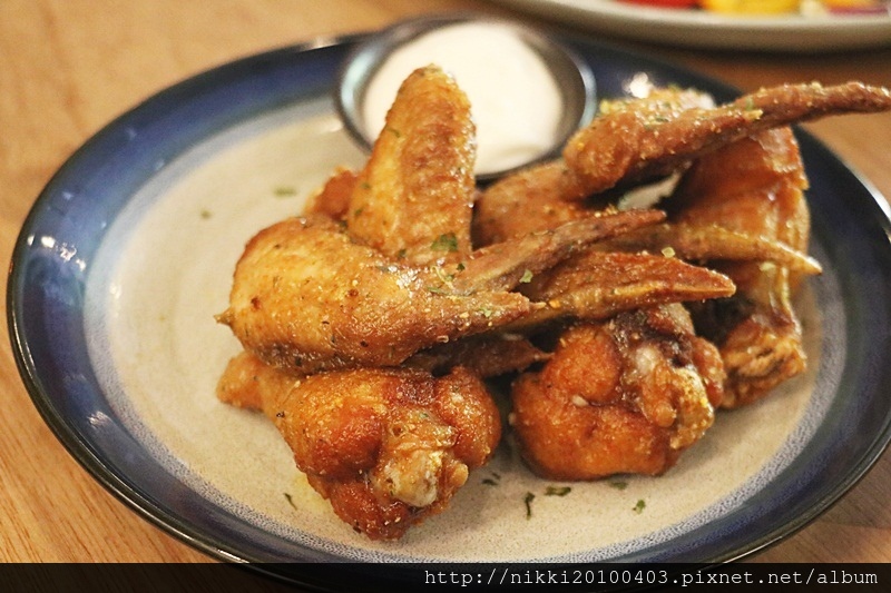 GUMGUM Beer %26; Wings (24).JPG