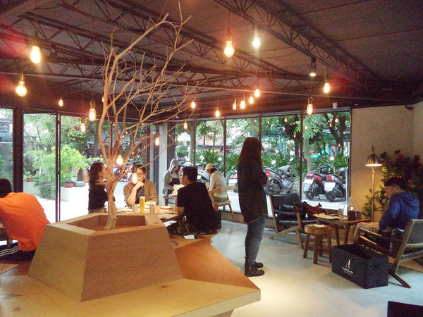 捷運101世貿站 -GUMGUM Beer & Wings餐酒館 包場聚會好去處!!