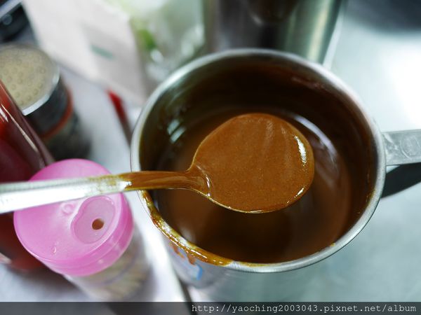 台中北屯  立偉麻醬館麵食太原店，第二市場老店將一麵三吃的好滋味送來北屯，除了內用外也提供外送服務，近太原路、北屯路