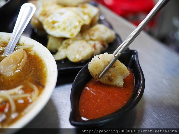 台中北屯  立偉麻醬館麵食太原店，第二市場老店將一麵三吃的好滋味送來北屯，除了內用外也提供外送服務，近太原路、北屯路
