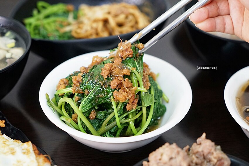 太原路必吃人氣平價美食｜經典麵食麻醬任你加，新品元寶芋頭粿、仙草凍強勢登場！！