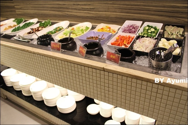 千葉火鍋(永和尊爵館)：［食記］千葉火鍋 / 永和尊爵館～海鮮、肉品、蔬菜、熟食、甜點、水果、生啤酒通通吃（喝）到飽啦！