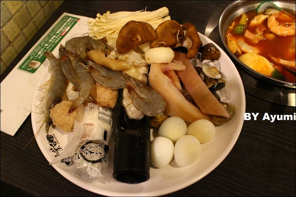 千葉火鍋(永和尊爵館)：［食記］千葉火鍋 / 永和尊爵館～海鮮、肉品、蔬菜、熟食、甜點、水果、生啤酒通通吃（喝）到飽啦！