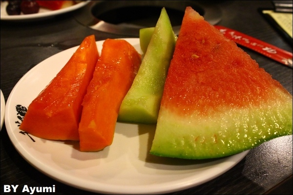 千葉火鍋(永和尊爵館)：［食記］千葉火鍋 / 永和尊爵館～海鮮、肉品、蔬菜、熟食、甜點、水果、生啤酒通通吃（喝）到飽啦！