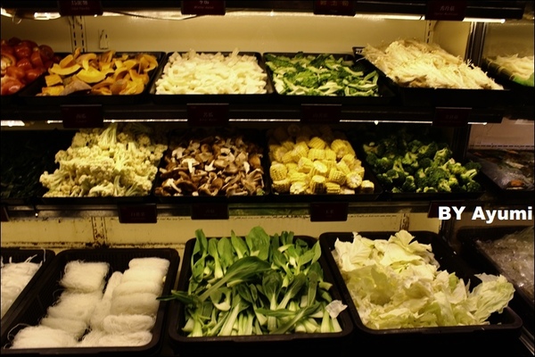 千葉火鍋(永和尊爵館)：［食記］千葉火鍋 / 永和尊爵館～海鮮、肉品、蔬菜、熟食、甜點、水果、生啤酒通通吃（喝）到飽啦！