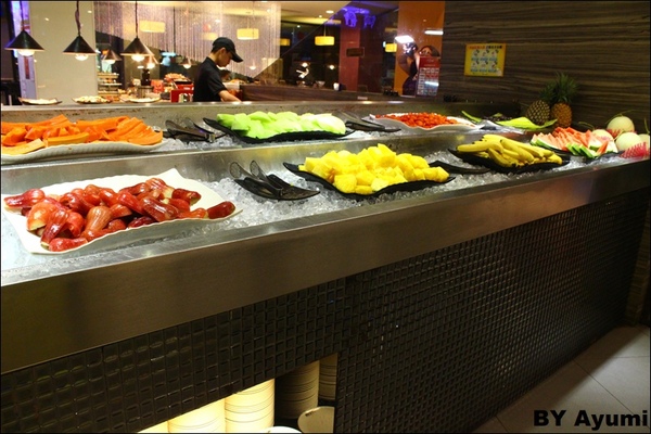 千葉火鍋(永和尊爵館)：［食記］千葉火鍋 / 永和尊爵館～海鮮、肉品、蔬菜、熟食、甜點、水果、生啤酒通通吃（喝）到飽啦！