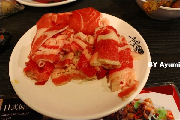 千葉火鍋(永和尊爵館)：［食記］千葉火鍋 / 永和尊爵館～海鮮、肉品、蔬菜、熟食、甜點、水果、生啤酒通通吃（喝）到飽啦！