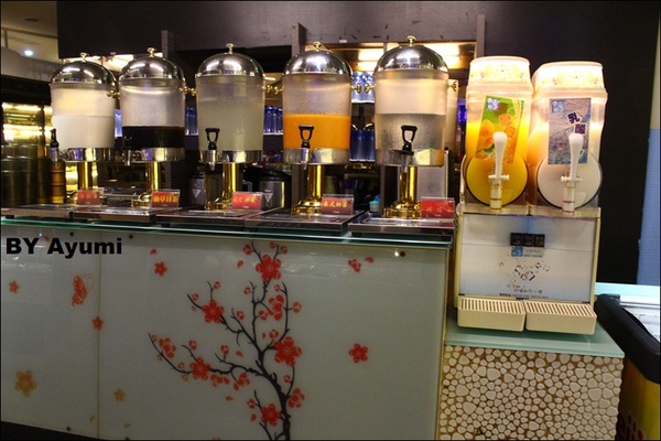 千葉火鍋(永和尊爵館)：［食記］千葉火鍋 / 永和尊爵館～海鮮、肉品、蔬菜、熟食、甜點、水果、生啤酒通通吃（喝）到飽啦！