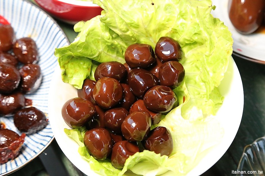 團購宅配美食 |鐵三娘私房料理~香Q鐵蛋、滷鳳爪、雪花Q餅!全省宅配台南可面交!!新年團購零食|年貨伴手禮 - 台南好Food遊