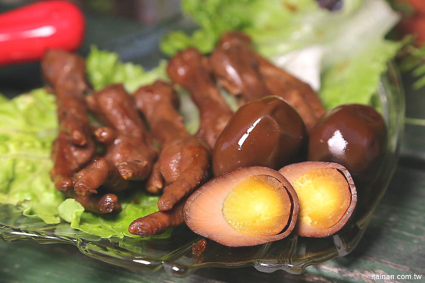 團購宅配美食 |鐵三娘私房料理~香Q鐵蛋、滷鳳爪、雪花Q餅!全省宅配台南可面交!!新年團購零食|年貨伴手禮 - 台南好Food遊