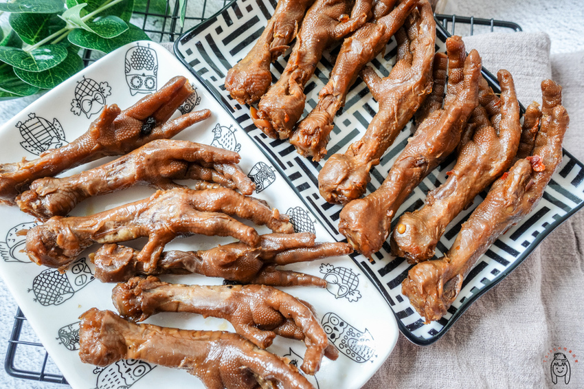 台南宅配團購美食 傳承阿嬤的秘方「鐵三娘私房料理」鐵蛋、鳳爪跟雪花餅,台南可面交,讓人忍不住嗑光,想一吃再吃。 - 丁Dingの吃貨日常