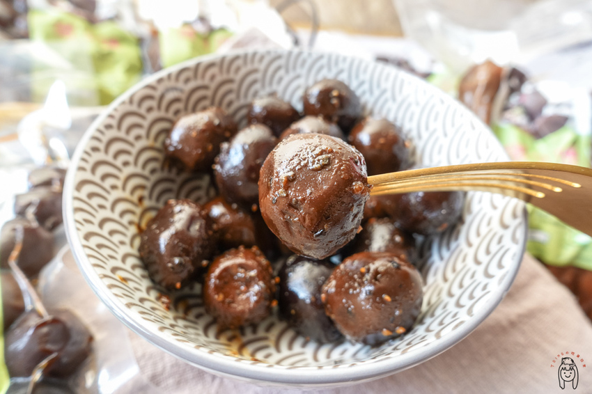 台南宅配團購美食 傳承阿嬤的秘方「鐵三娘私房料理」鐵蛋、鳳爪跟雪花餅,台南可面交,讓人忍不住嗑光,想一吃再吃。 - 丁Dingの吃貨日常