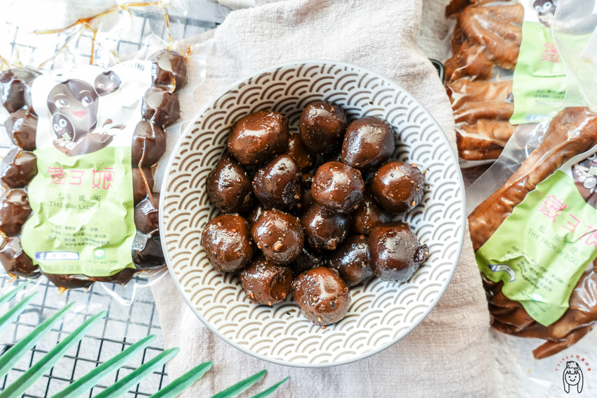 台南宅配團購美食 傳承阿嬤的秘方「鐵三娘私房料理」鐵蛋、鳳爪跟雪花餅,台南可面交,讓人忍不住嗑光,想一吃再吃。 - 丁Dingの吃貨日常