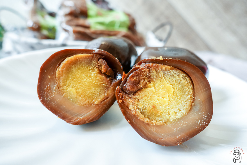 台南宅配團購美食 傳承阿嬤的秘方「鐵三娘私房料理」鐵蛋、鳳爪跟雪花餅,台南可面交,讓人忍不住嗑光,想一吃再吃。 - 丁Dingの吃貨日常