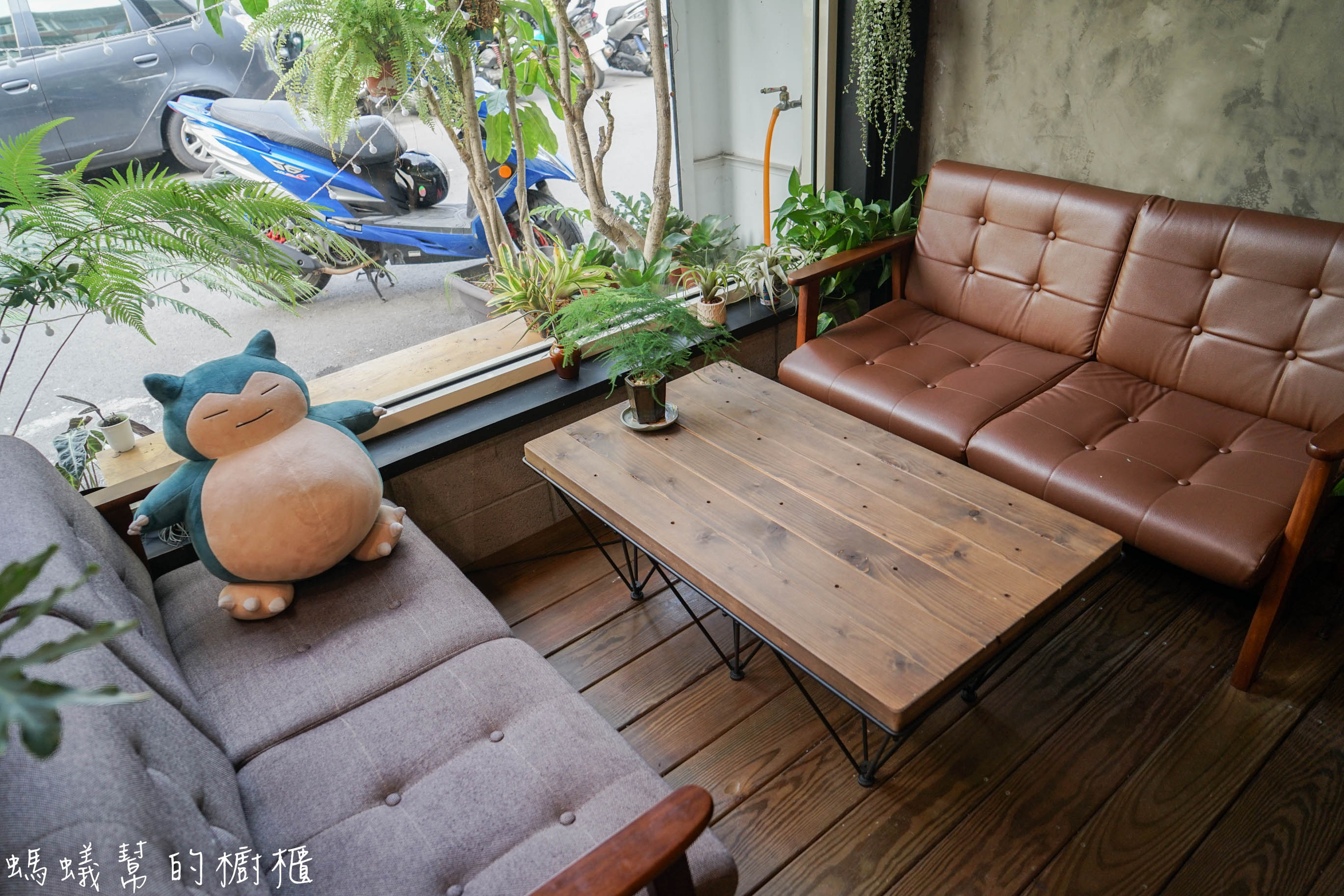 摩露啡molufi Cafe|員林隱藏版咖啡館，在植物園裡喝咖啡，特色烘焙點心，隱密又放鬆的秘密基地。 - 螞蟻幫的櫥櫃