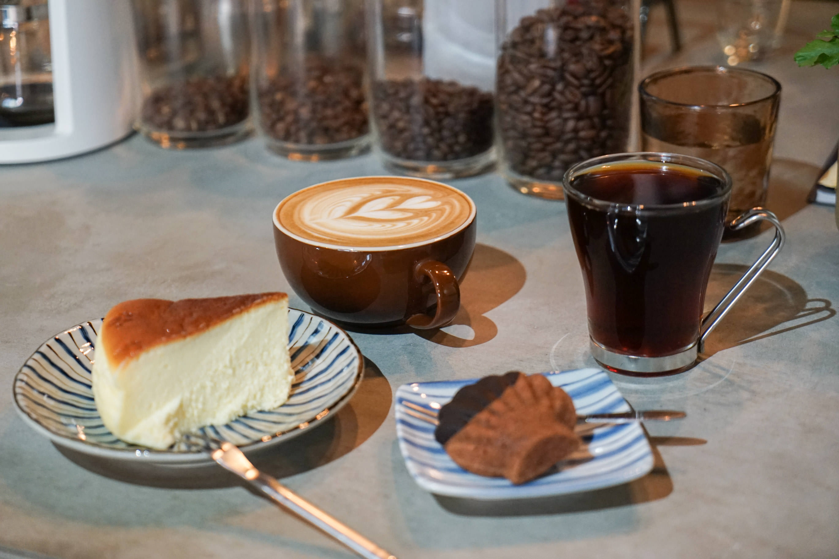 摩露啡molufi Cafe|員林隱藏版咖啡館，在植物園裡喝咖啡，特色烘焙點心，隱密又放鬆的秘密基地。 - 螞蟻幫的櫥櫃