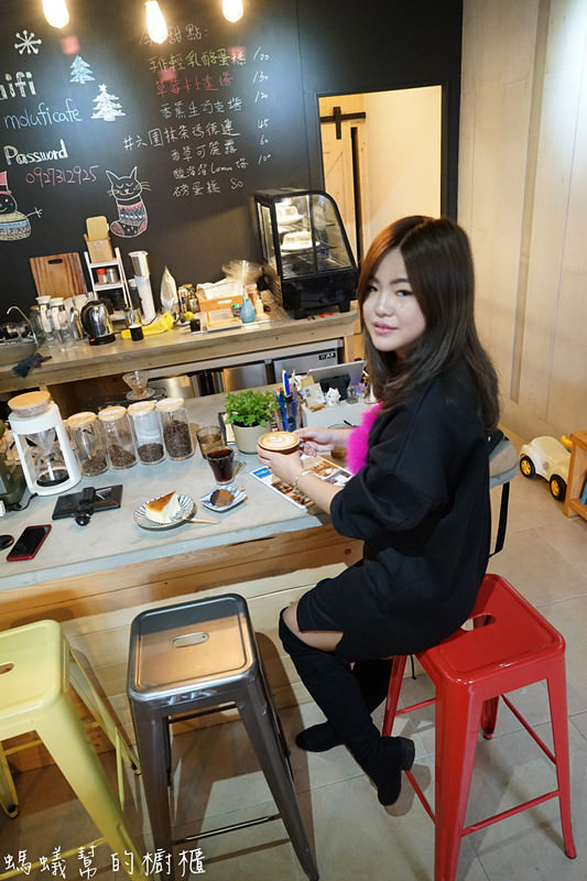 摩露啡molufi Cafe|員林隱藏版咖啡館，在植物園裡喝咖啡，特色烘焙點心，隱密又放鬆的秘密基地。 - 螞蟻幫的櫥櫃