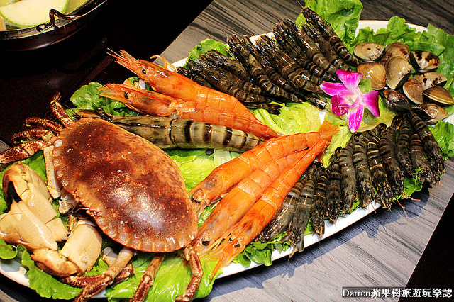 『桃園火鍋推薦』方圓涮涮屋(桃園大興店)★高CP值人氣鍋物大盤肉強勢插旗藝文特區/生猛海鮮超狂帝王蟹波士頓龍蝦平價高級肉專賣