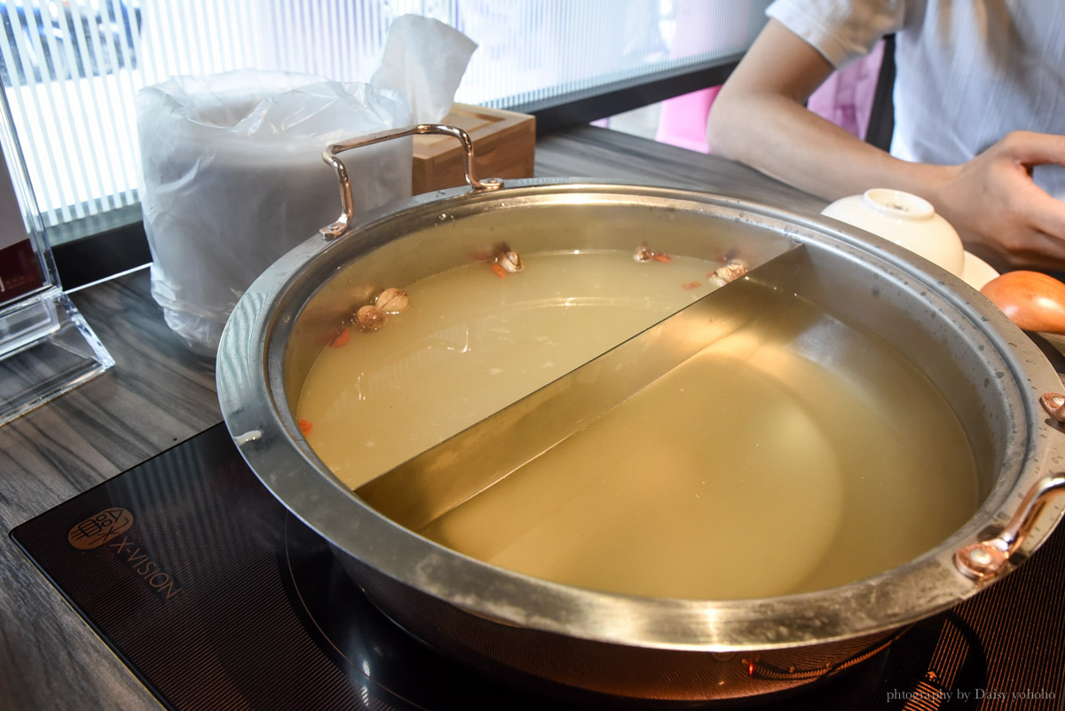 桃園海鮮火鍋 | 方圓涮涮屋．雙人無敵蝦爆鍋套餐 超誇張海鮮盤！！ | 黛西優齁齁 DaisyYohoho 世界自助旅行/旅行狂/背包客/美食生活