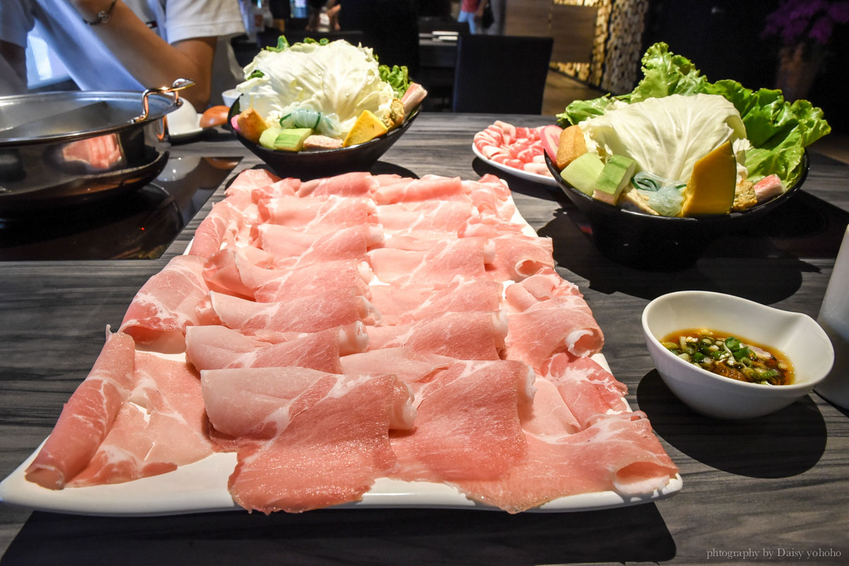 桃園海鮮火鍋 | 方圓涮涮屋．雙人無敵蝦爆鍋套餐 超誇張海鮮盤！！ | 黛西優齁齁 DaisyYohoho 世界自助旅行/旅行狂/背包客/美食生活