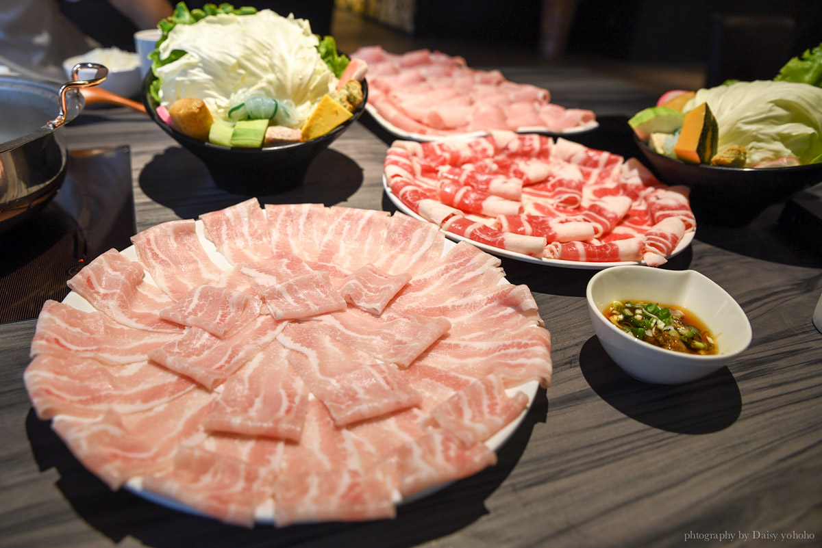 桃園海鮮火鍋 | 方圓涮涮屋．雙人無敵蝦爆鍋套餐 超誇張海鮮盤！！ | 黛西優齁齁 DaisyYohoho 世界自助旅行/旅行狂/背包客/美食生活