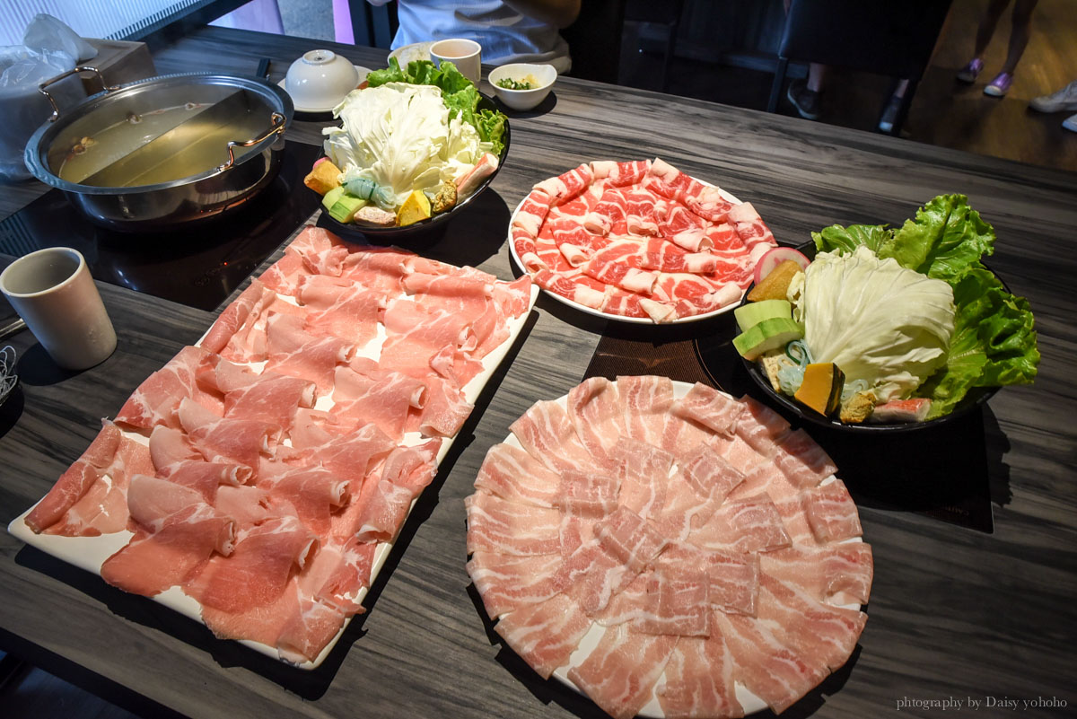 桃園海鮮火鍋 | 方圓涮涮屋．雙人無敵蝦爆鍋套餐 超誇張海鮮盤！！ | 黛西優齁齁 DaisyYohoho 世界自助旅行/旅行狂/背包客/美食生活