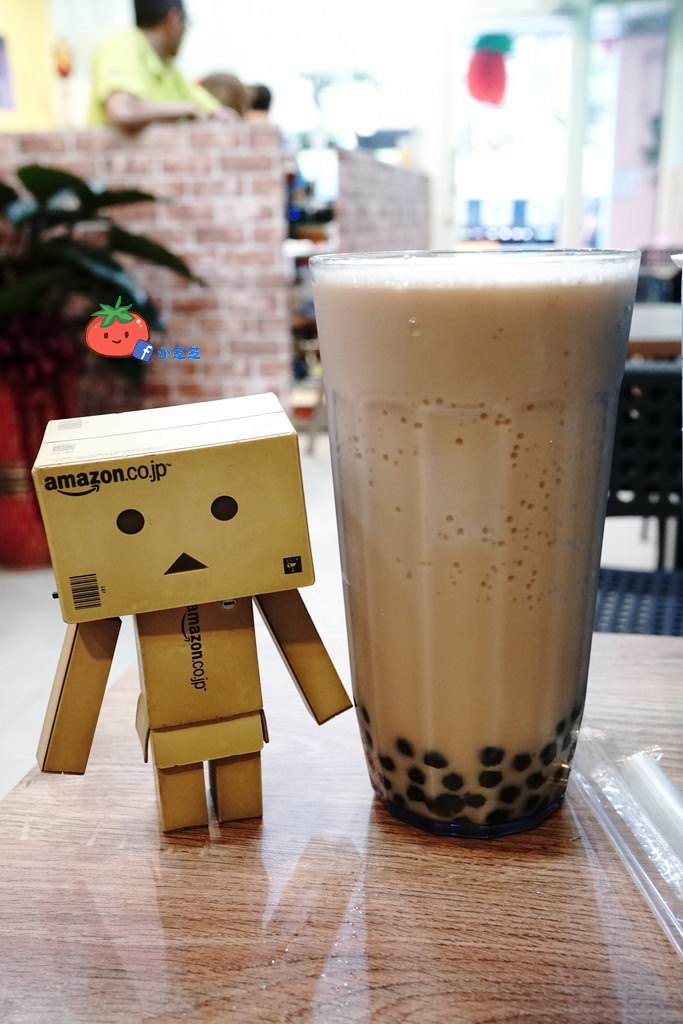 新莊體育館飲料 淼淼 水水