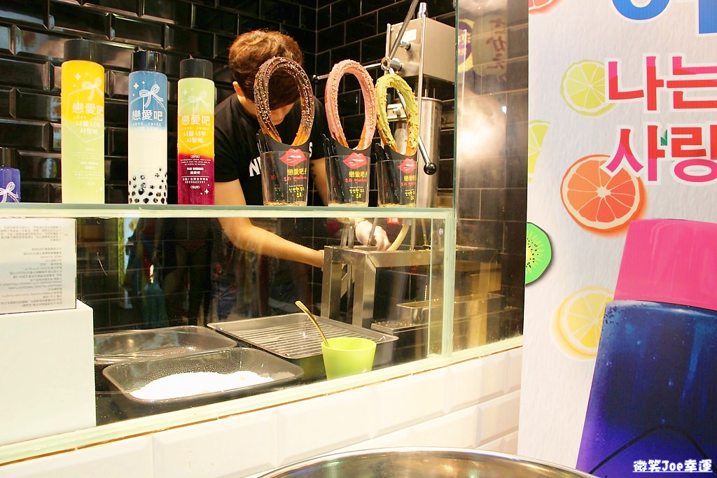 西屯|逢甲果汁戀愛吧!漸層果汁搭配韓國吉拿棒現吃超對味!!! - 微笑Joe幸運