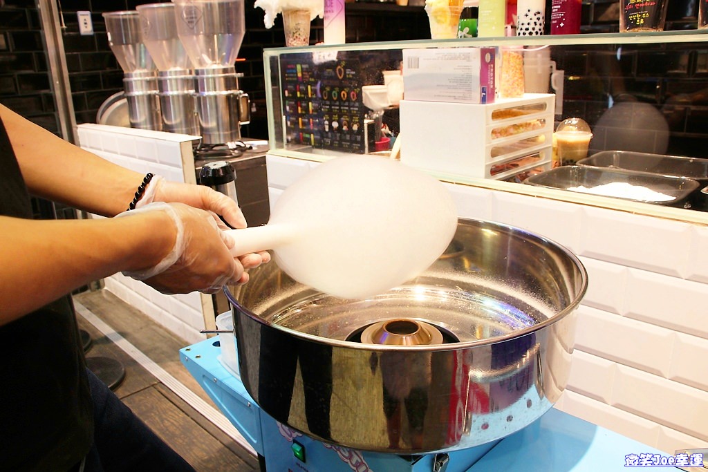 西屯|逢甲果汁戀愛吧!漸層果汁搭配韓國吉拿棒現吃超對味!!! - 微笑Joe幸運