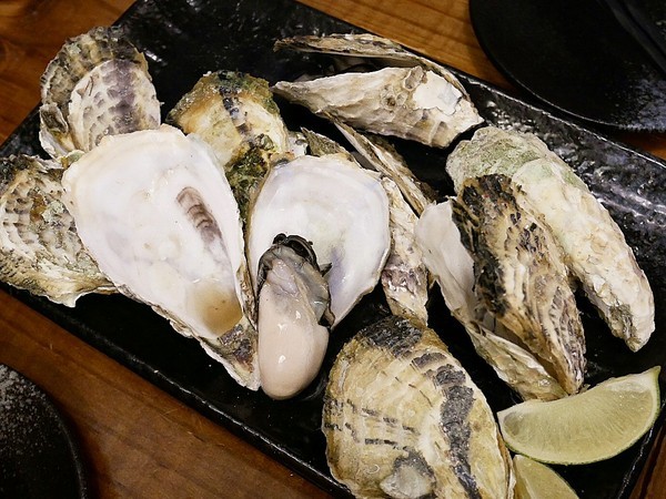 蔦燒日式居酒屋:蔦燒日式居酒屋-新北北投居酒屋 日本戰國風超復古 店內雖小五臟俱全 燒肉串燒或是酒品茶水通通有 下班後就來小酌一杯吧