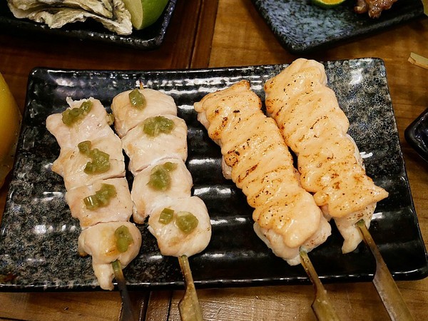 蔦燒日式居酒屋:蔦燒日式居酒屋-新北北投居酒屋 日本戰國風超復古 店內雖小五臟俱全 燒肉串燒或是酒品茶水通通有 下班後就來小酌一杯吧