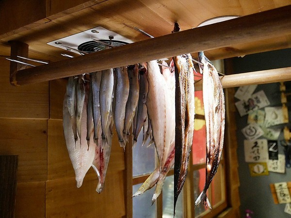 蔦燒日式居酒屋:蔦燒日式居酒屋-新北北投居酒屋 日本戰國風超復古 店內雖小五臟俱全 燒肉串燒或是酒品茶水通通有 下班後就來小酌一杯吧