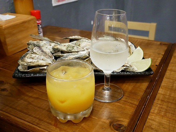 蔦燒日式居酒屋:蔦燒日式居酒屋-新北北投居酒屋 日本戰國風超復古 店內雖小五臟俱全 燒肉串燒或是酒品茶水通通有 下班後就來小酌一杯吧