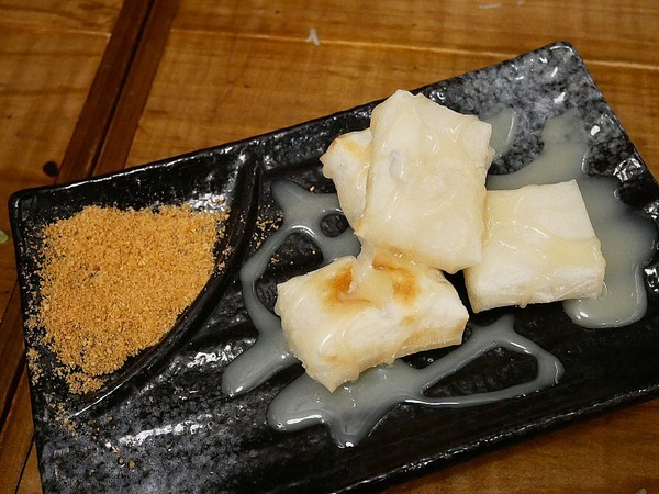 蔦燒日式居酒屋:蔦燒日式居酒屋-新北北投居酒屋 日本戰國風超復古 店內雖小五臟俱全 燒肉串燒或是酒品茶水通通有 下班後就來小酌一杯吧