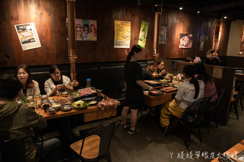 超讚豬五花通通吃爆！韓國烤肉怎麼點才划算？當日壽星來娘子韓食消費，免費送超浮誇燒肉蛋糕