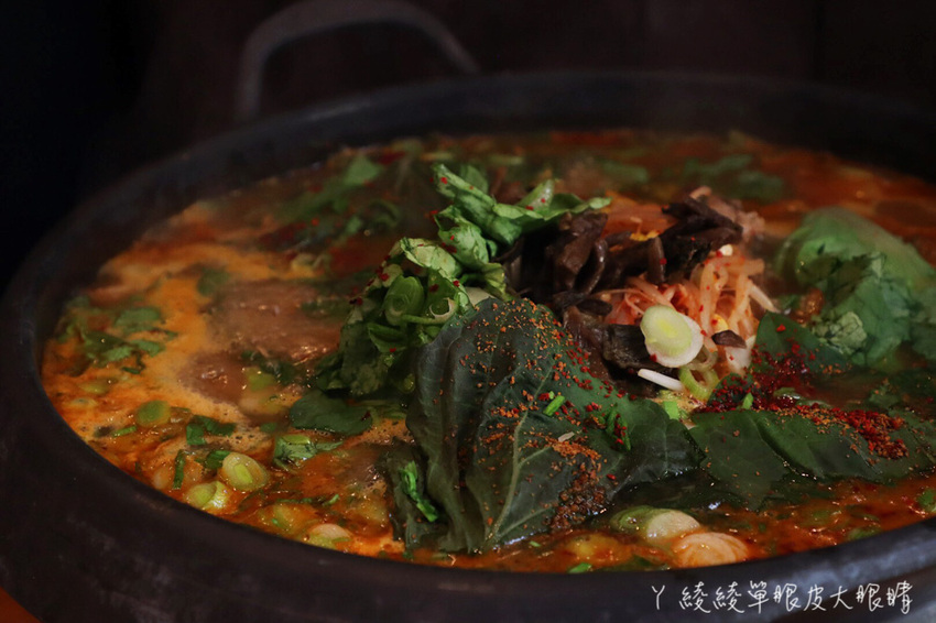 超讚豬五花通通吃爆！韓國烤肉怎麼點才划算？當日壽星來娘子韓食消費，免費送超浮誇燒肉蛋糕