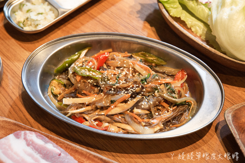 超讚豬五花通通吃爆！韓國烤肉怎麼點才划算？當日壽星來娘子韓食消費，免費送超浮誇燒肉蛋糕